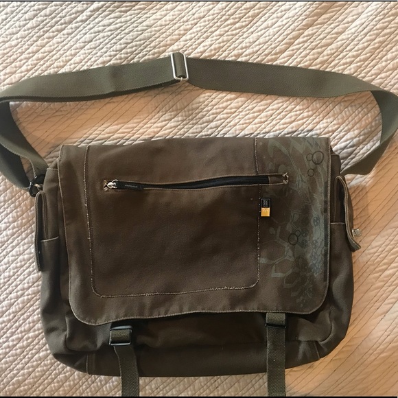 case logic Handbags - Case Logic Messenger Bag Army Green